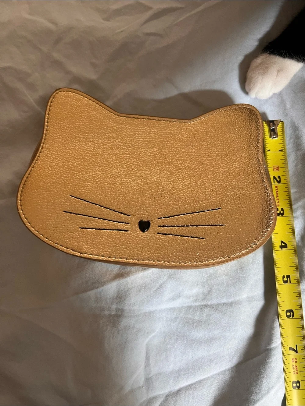 ✨tarte✨ Cat-Shaped Faux Leather Pouch in Tan